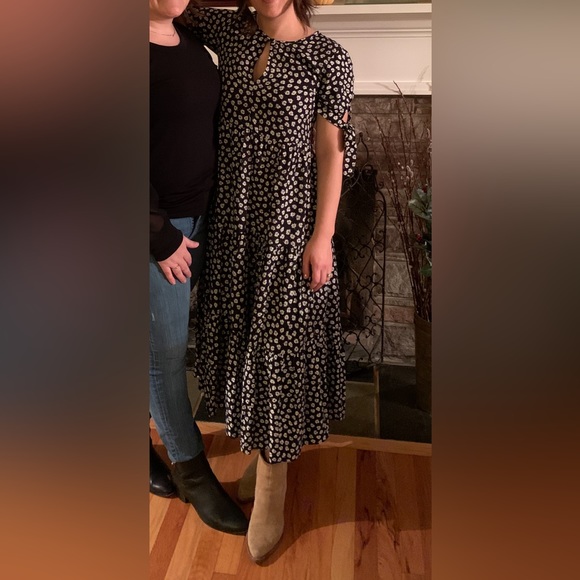 Tie-Sleeve Tiered Midi Dress in Woodcut Flowers - Picture 12 of 12